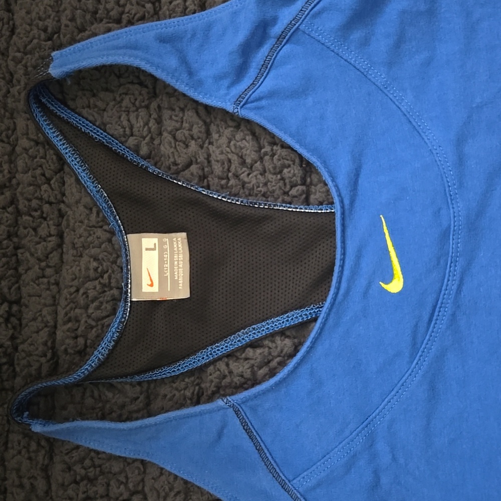 Nike tank top - Picture 2 of 11